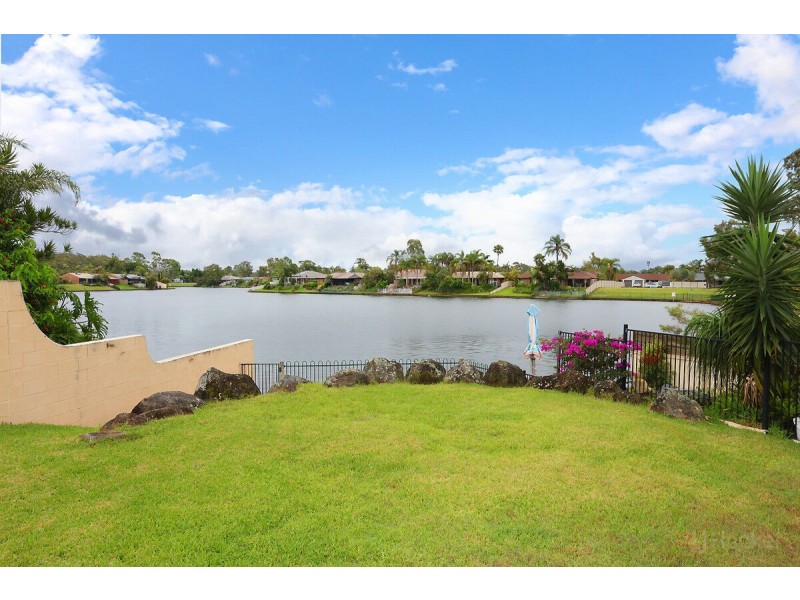 2/25 Kangaroo Avenue, Coombabah QLD 4216