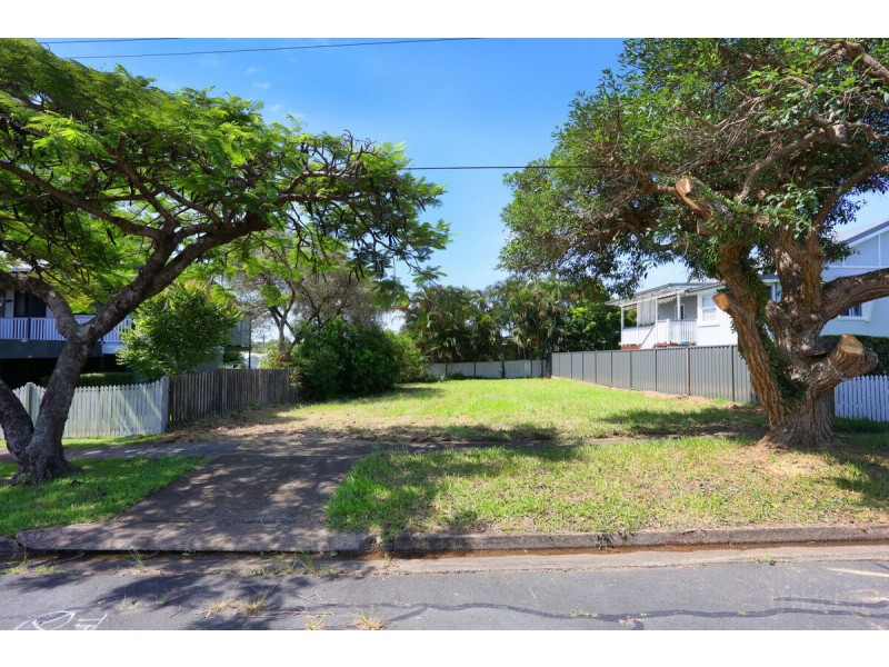 15 Horder Avenue, Labrador QLD 4215