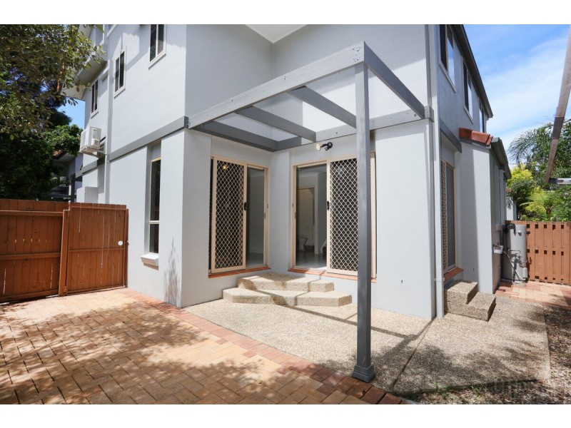 9/45 Harley Street, Labrador QLD 4215