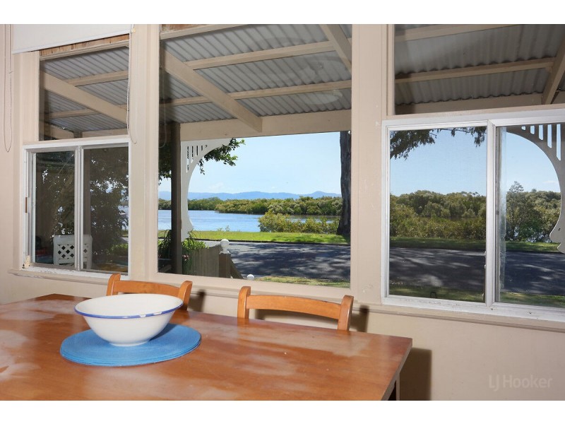 159 The Esplanade, Coombabah QLD 4216