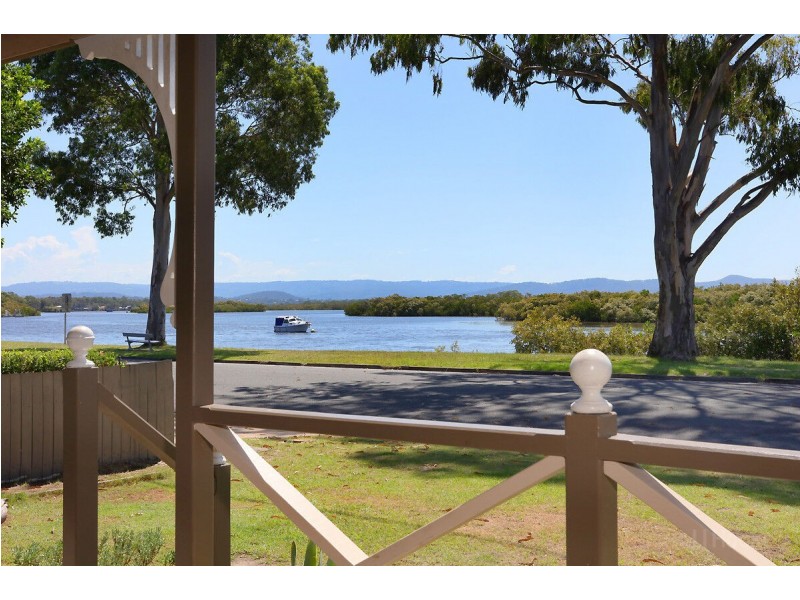 159 The Esplanade, Coombabah QLD 4216