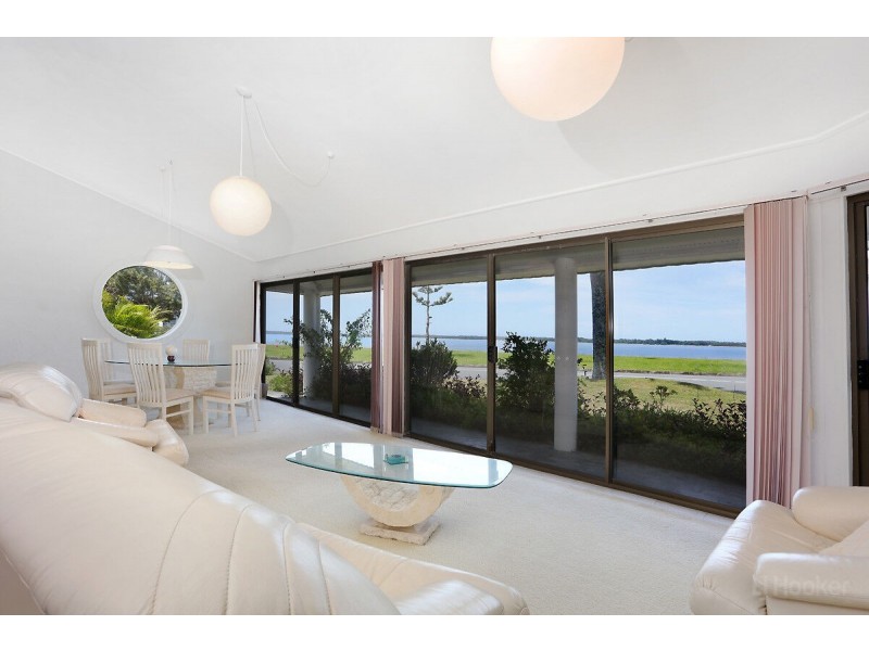 2 James Cook Esplanade, Hollywell QLD 4216