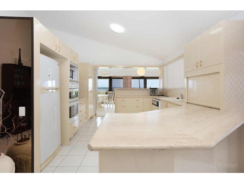 2 James Cook Esplanade, Hollywell QLD 4216