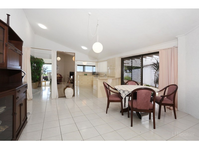 2 James Cook Esplanade, Hollywell QLD 4216