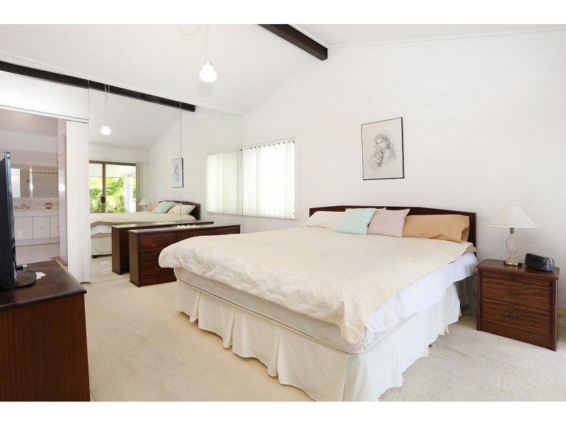 2 James Cook Esplanade, Hollywell QLD 4216