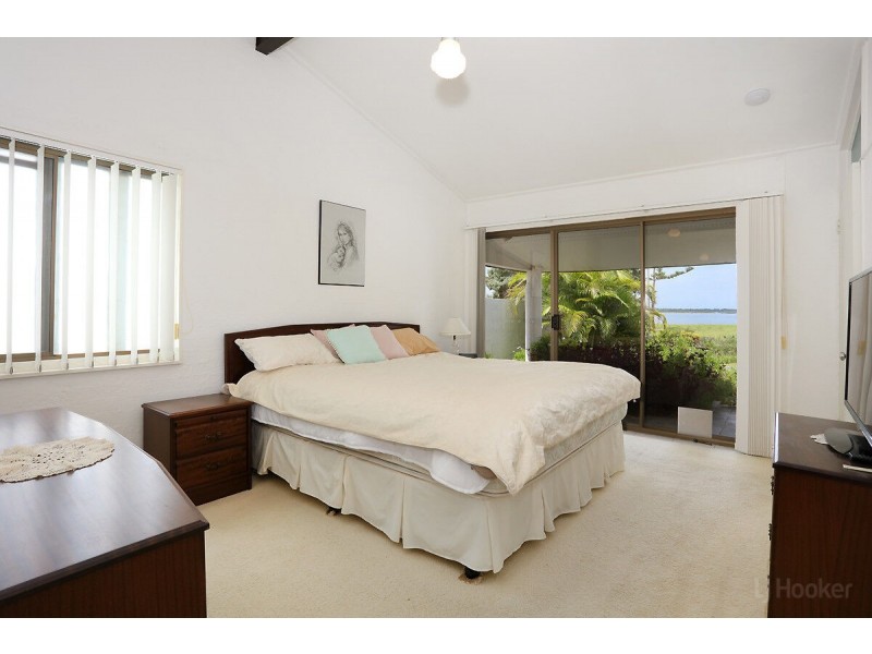 2 James Cook Esplanade, Hollywell QLD 4216