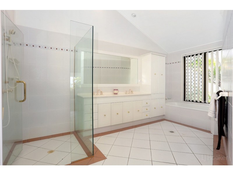 2 James Cook Esplanade, Hollywell QLD 4216