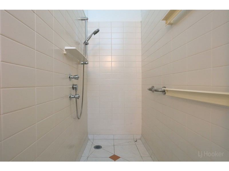 2 James Cook Esplanade, Hollywell QLD 4216