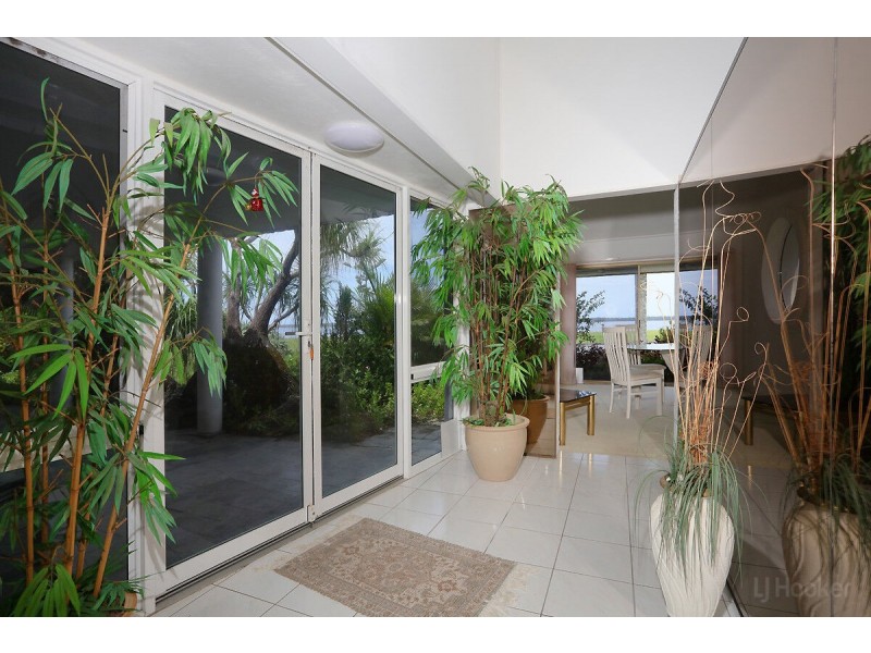 2 James Cook Esplanade, Hollywell QLD 4216