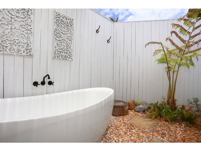 15 Clam Street, Runaway Bay QLD 4216