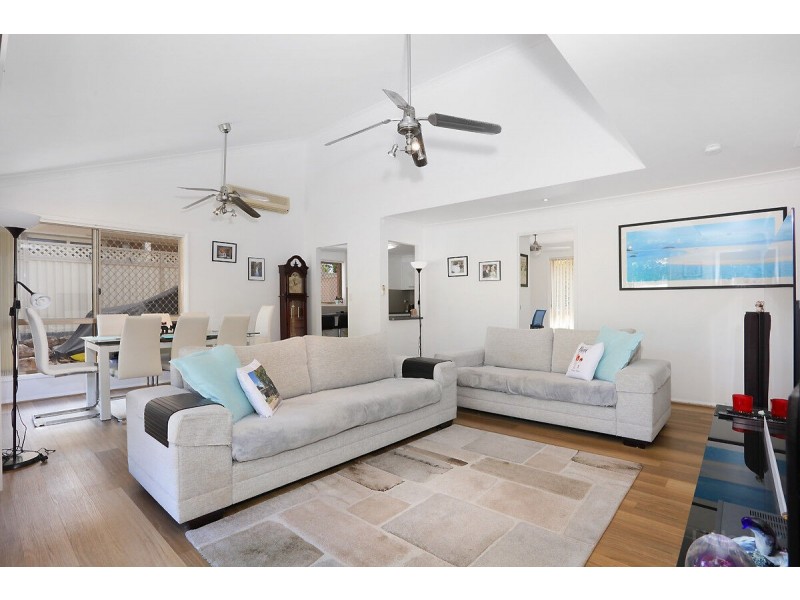 2/553 Pine Ridge Road, Biggera Waters QLD 4216