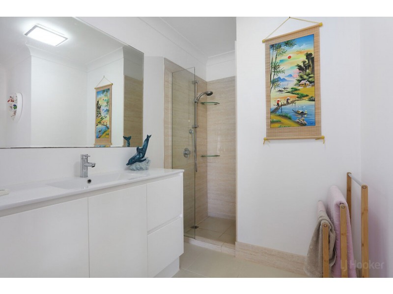 2/553 Pine Ridge Road, Biggera Waters QLD 4216