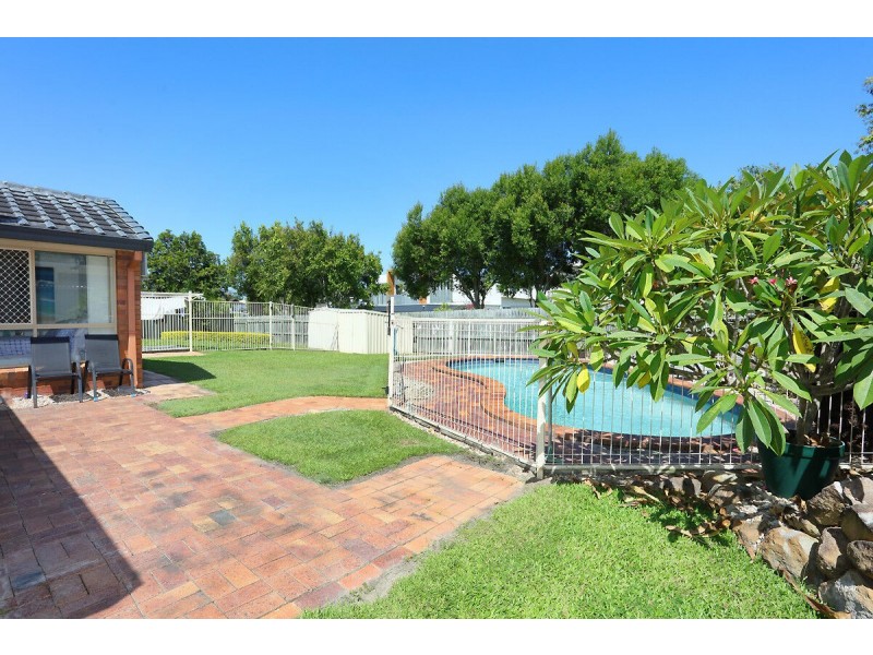 2/553 Pine Ridge Road, Biggera Waters QLD 4216