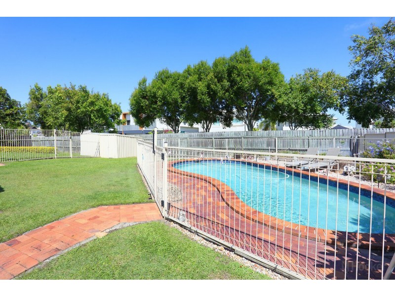 2/553 Pine Ridge Road, Biggera Waters QLD 4216