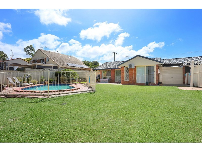 2/553 Pine Ridge Road, Biggera Waters QLD 4216
