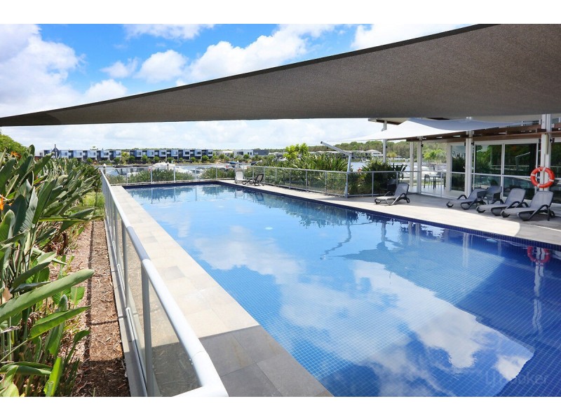 35 Azure Way, Hope Island QLD 4212