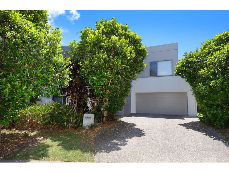 35 Azure Way, Hope Island QLD 4212