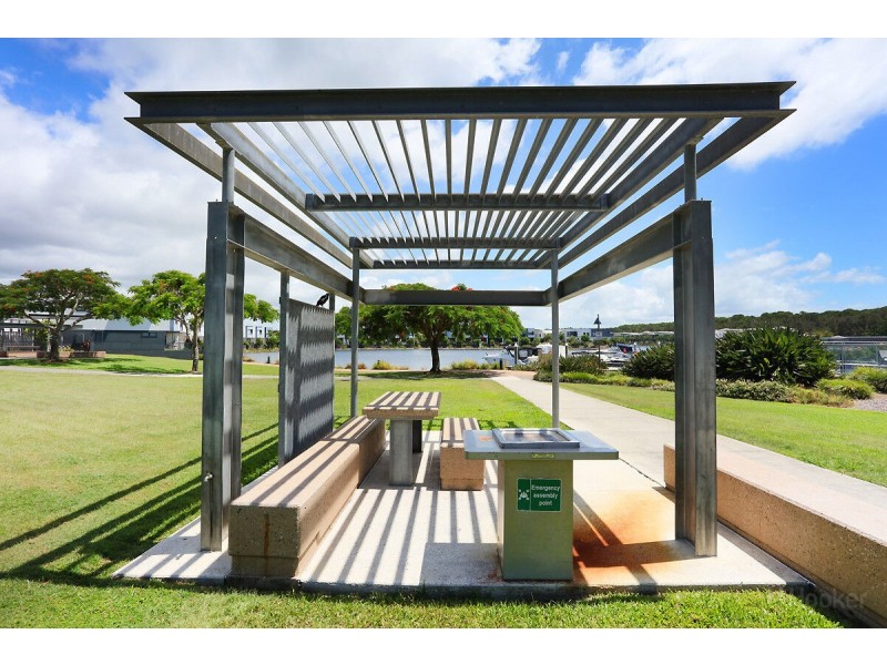 35 Azure Way, Hope Island QLD 4212