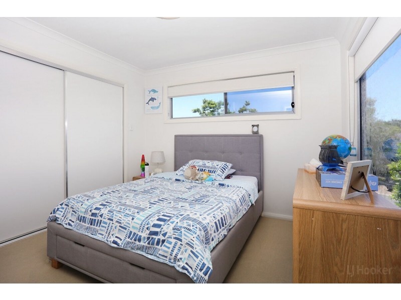 35 Azure Way, Hope Island QLD 4212