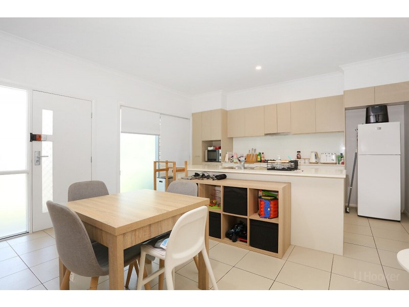 35 Azure Way, Hope Island QLD 4212