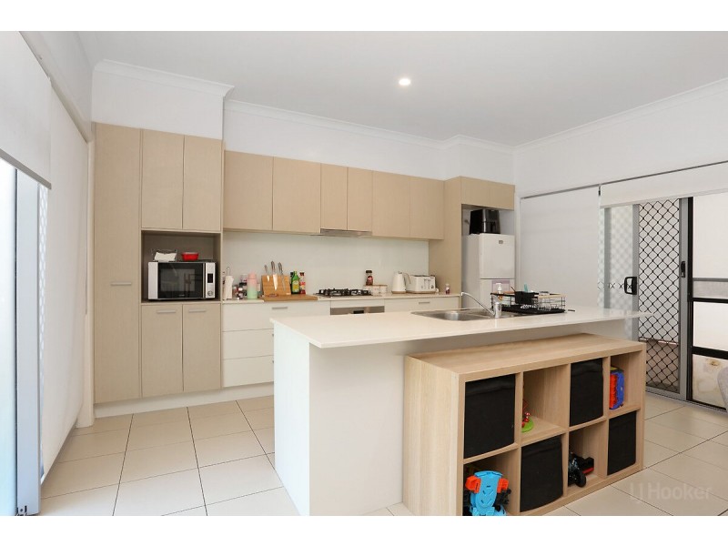 35 Azure Way, Hope Island QLD 4212