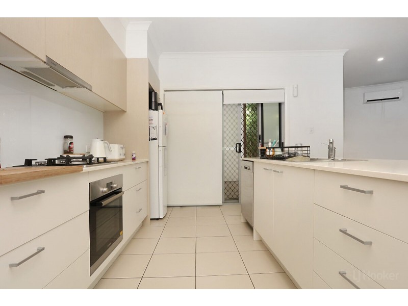 35 Azure Way, Hope Island QLD 4212