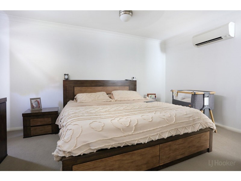 35 Azure Way, Hope Island QLD 4212