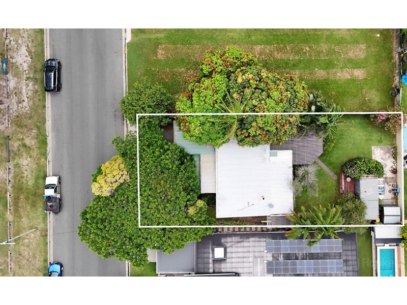 33 Tarni Street, Coombabah QLD 4216