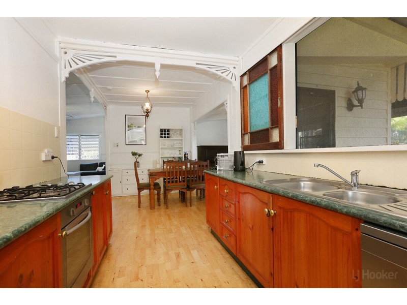 33 Tarni Street, Coombabah QLD 4216