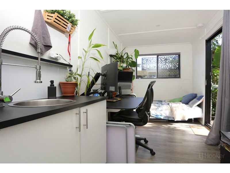 33 Tarni Street, Coombabah QLD 4216