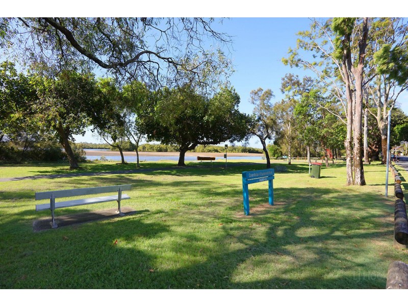 33 Tarni Street, Coombabah QLD 4216