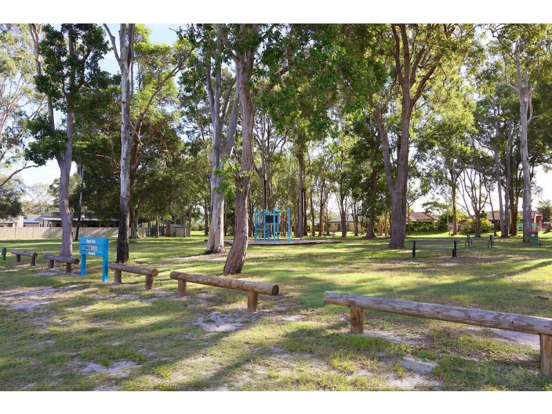 33 Tarni Street, Coombabah QLD 4216