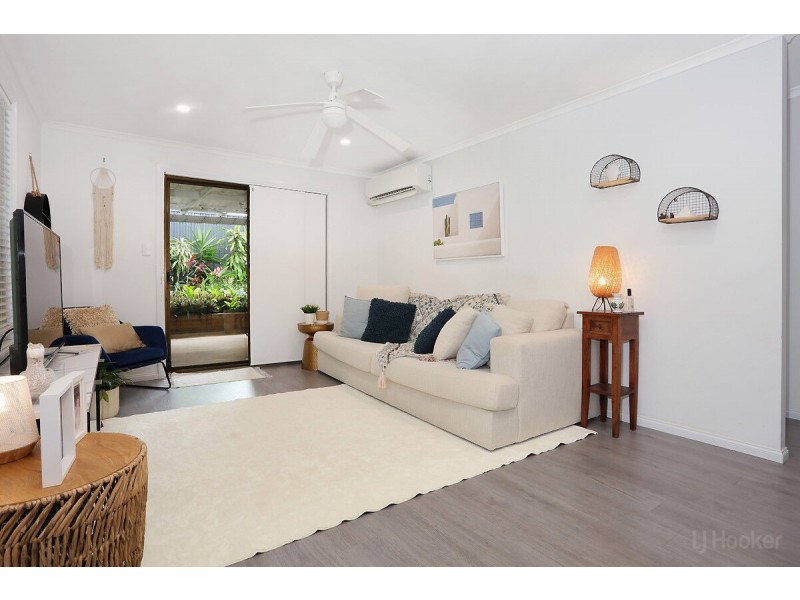 1/2 Morinda Way, Labrador QLD 4215