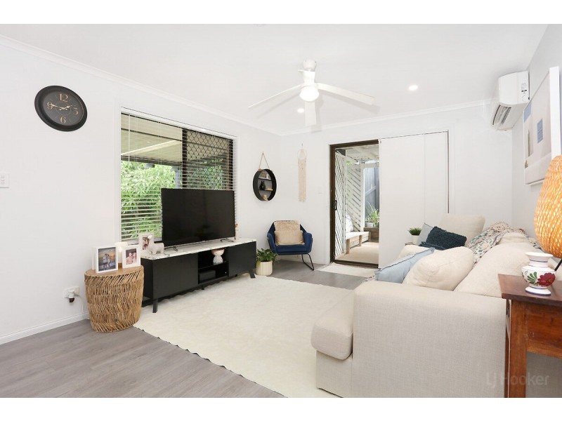 1/2 Morinda Way, Labrador QLD 4215