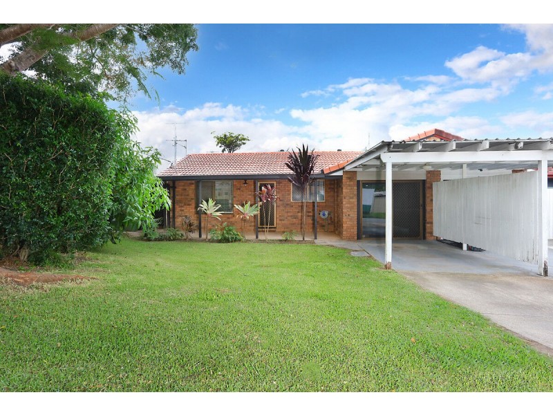 1/2 Morinda Way, Labrador QLD 4215