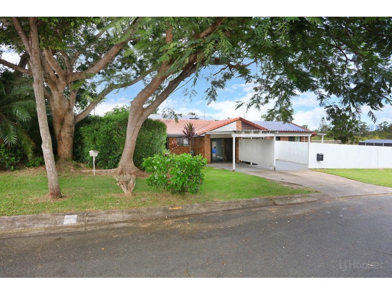 1/2 Morinda Way, Labrador QLD 4215