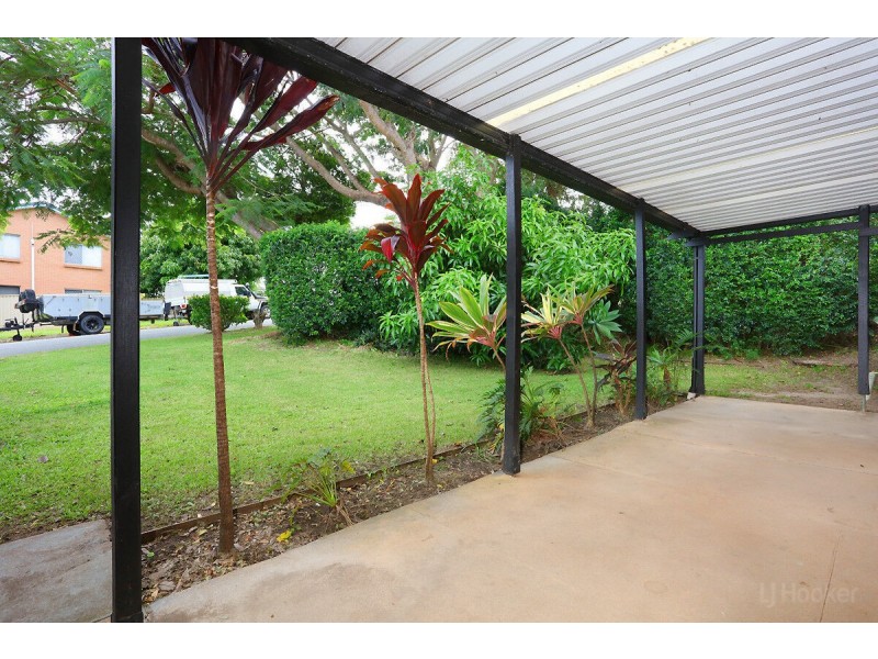 1/2 Morinda Way, Labrador QLD 4215