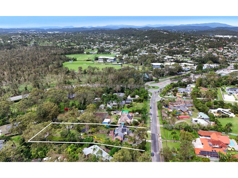 9 Warrego Way, Helensvale QLD 4212