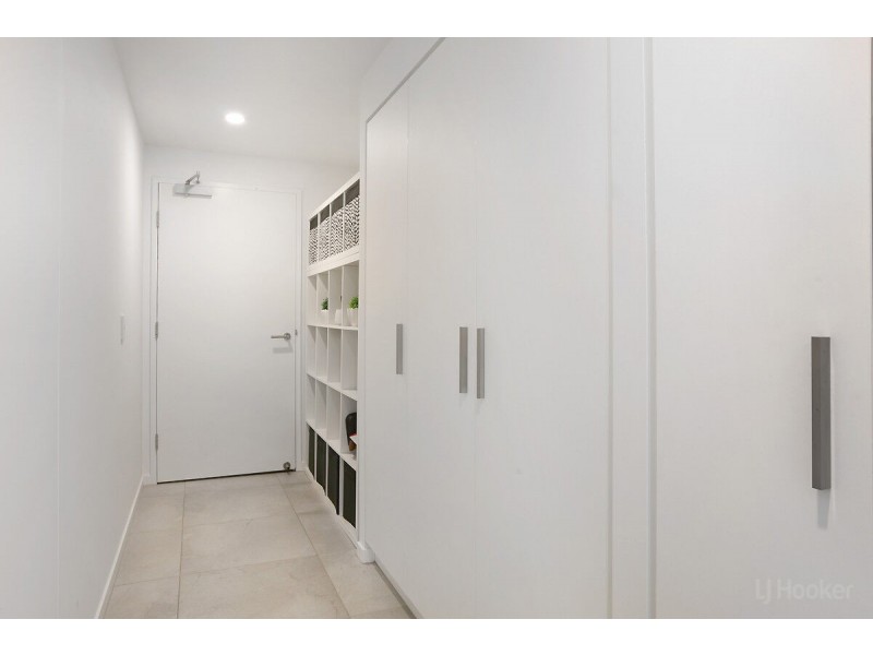 806/372 Marine Parade, Labrador QLD 4215