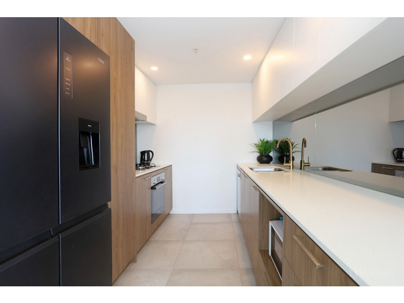 806/372 Marine Parade, Labrador QLD 4215