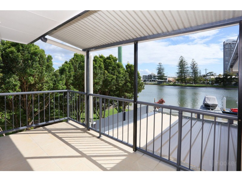2/1 Vernia Place, Biggera Waters QLD 4216