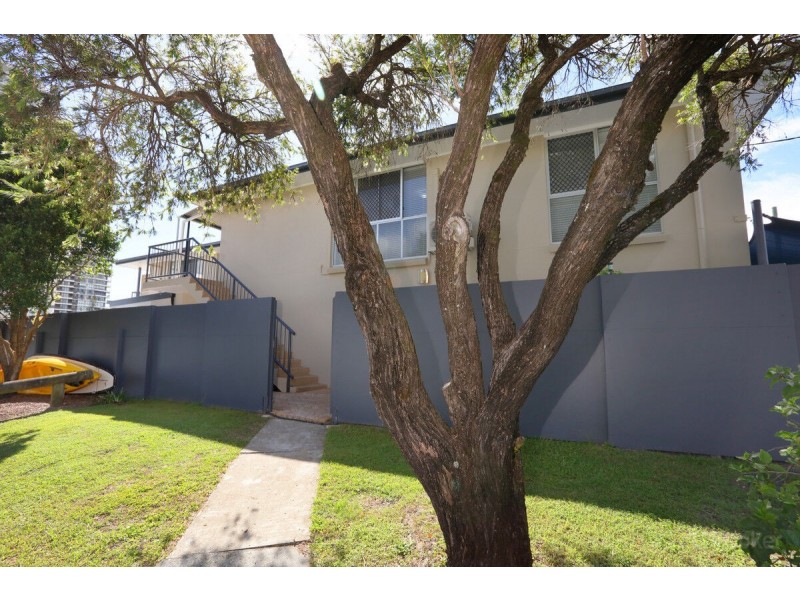 2/1 Vernia Place, Biggera Waters QLD 4216