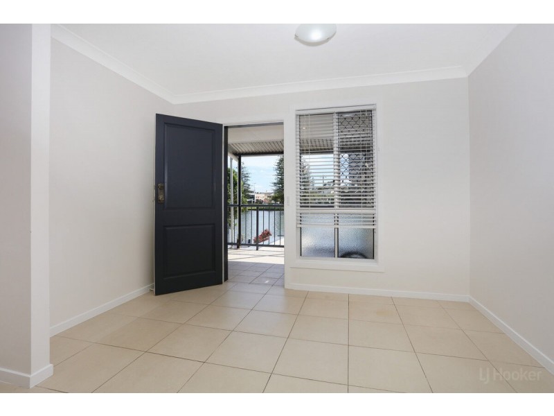 2/1 Vernia Place, Biggera Waters QLD 4216
