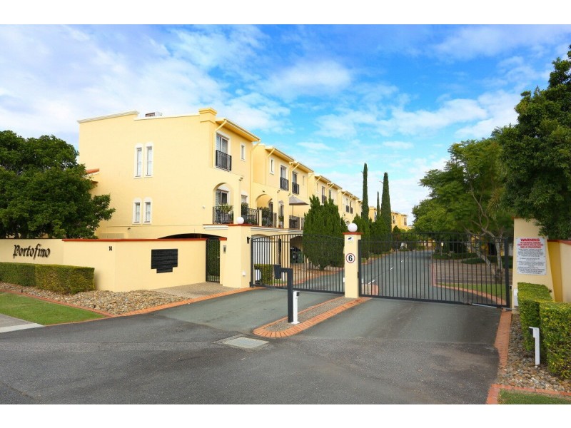 4/14 Pendraat Parade, Hope Island QLD 4212