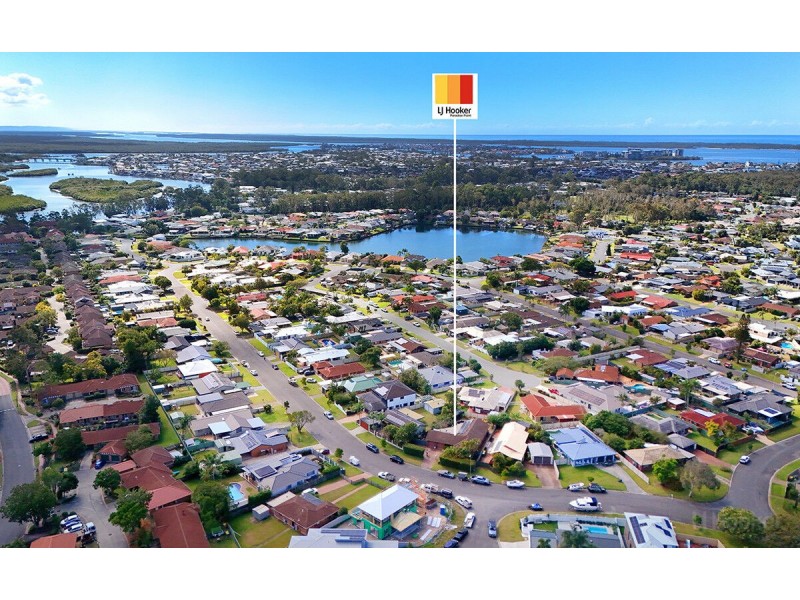 13 Burrinjuck Drive, Coombabah QLD 4216