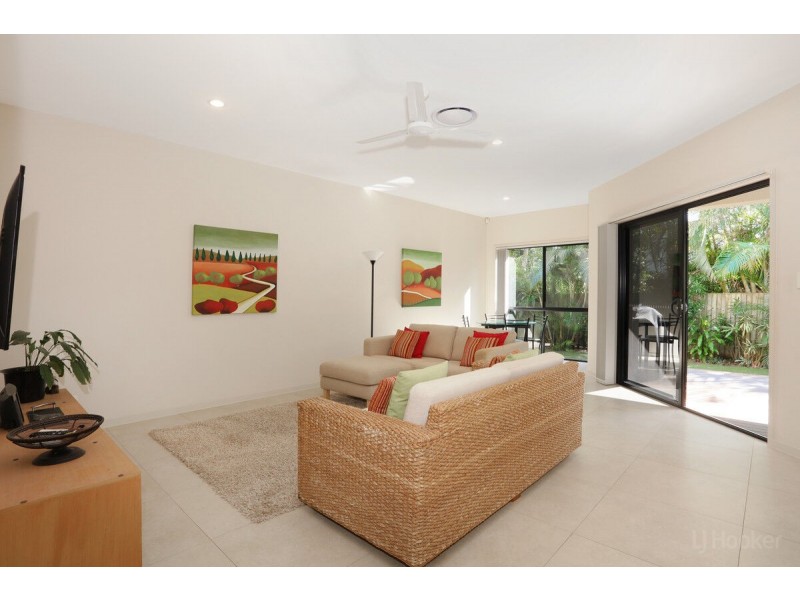 15 Nankeen Avenue, Paradise Point QLD 4216
