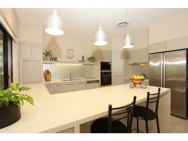 15 Nankeen Avenue, Paradise Point QLD 4216