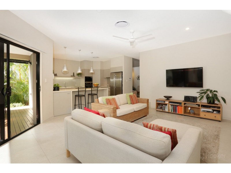 15 Nankeen Avenue, Paradise Point QLD 4216