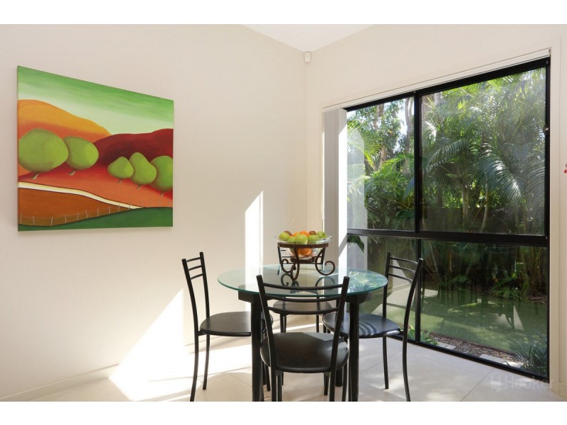 15 Nankeen Avenue, Paradise Point QLD 4216