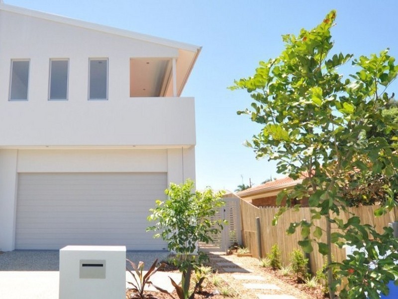 2/13 Nankeen Avenue, Paradise Point QLD 4216